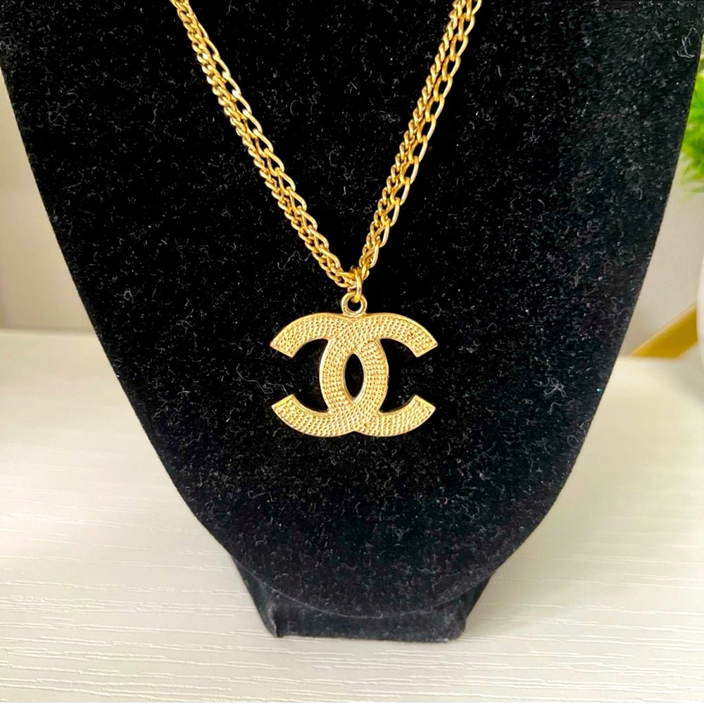 Authentic Chanel Necklace 24k plated double chain with COA - Picture 2 of 9
